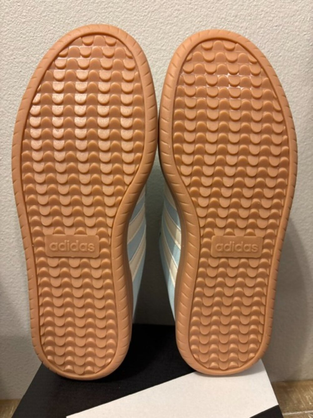 NEW adidas Barreda Sneakers Semi Flash Aqua Suede JR1199 Sizes 7.5-10 - Picture 4 of 8